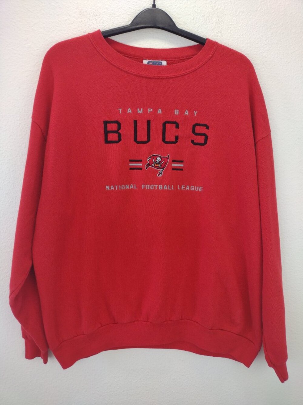 Vintage CSA Nutmeg Mills Men's Tampa Bay Buccaneers Sweatshirt XL Red Made USA